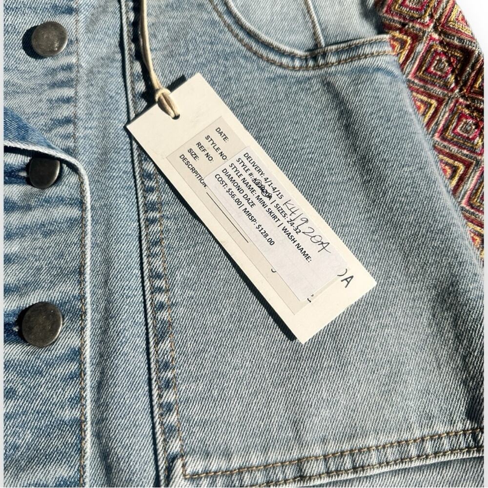 Driftwood Boho Denim Mini Skirt Size 26 Button Front Raw Hem Pockets NWT - Picture 9 of 11